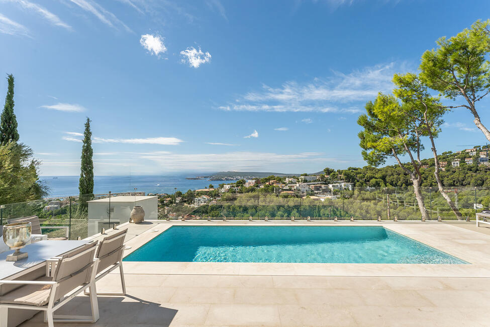 Aufwendig renovierte Villa mit fantastischem Meerblick in Costa d’en Blanes