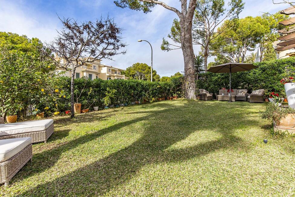 Charmante Villa mit Meerweitsicht in exklusiver Anlage mit Meerzugang in Santa Ponsa