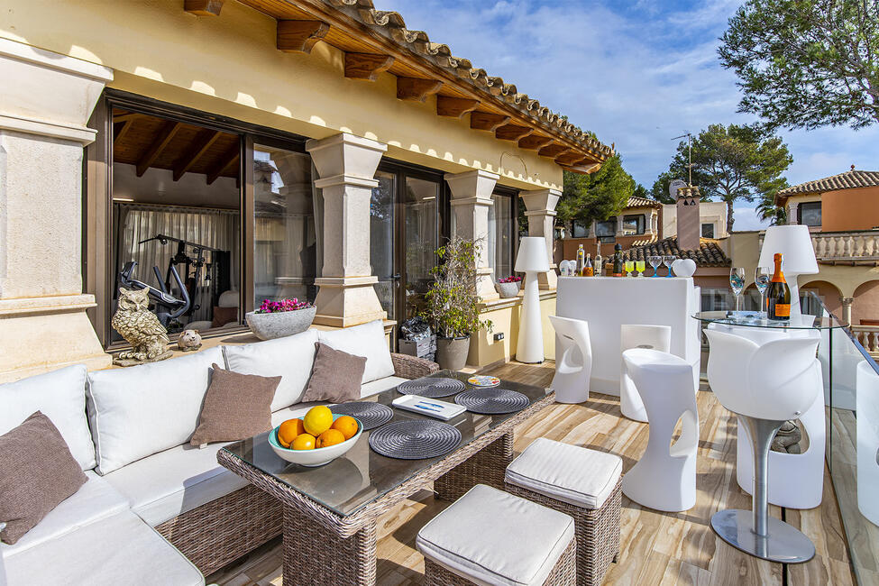 Charmante Villa mit Meerweitsicht in exklusiver Anlage mit Meerzugang in Santa Ponsa