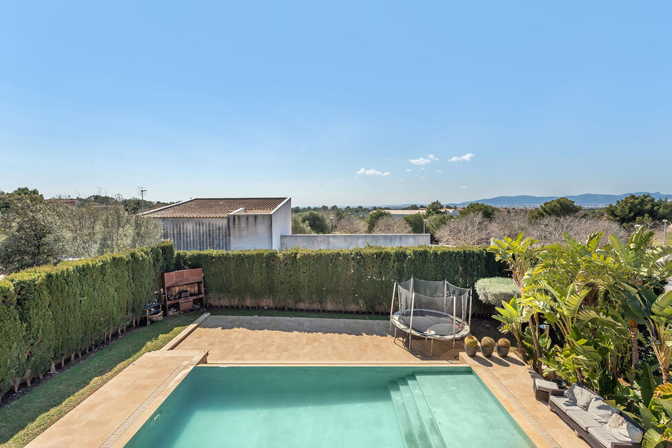 Wunderschöne Villa mit Pool und Weitblick auf das Meer in Sa Cabaneta