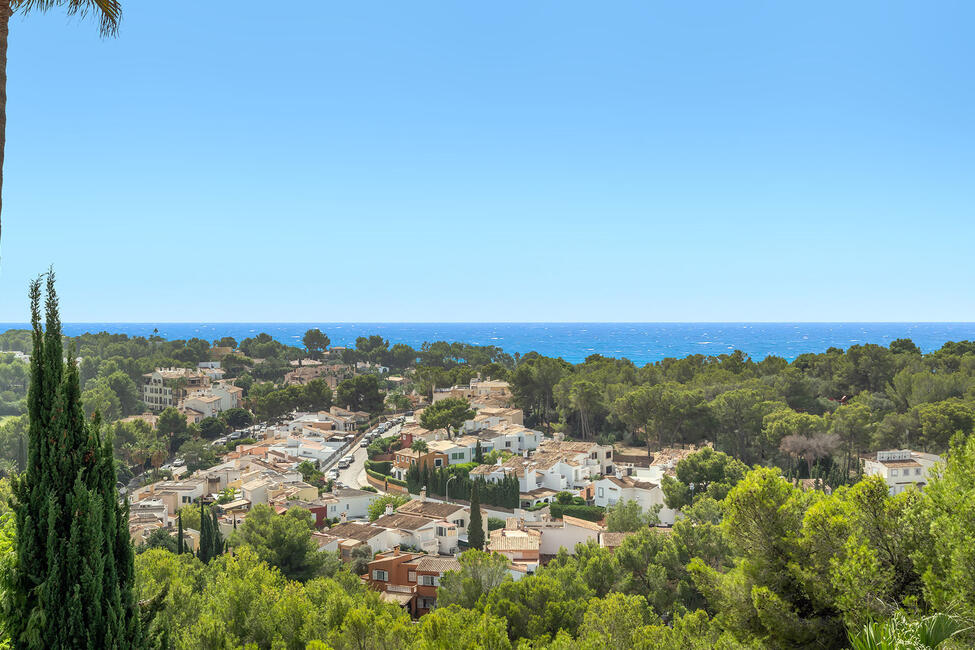 Elegante Villa mit Pool und tollem Meerblick in Bendinat