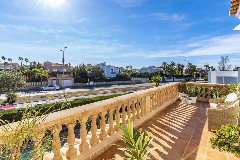 Excellent villa with beautiful pool and garden in Sa Torre