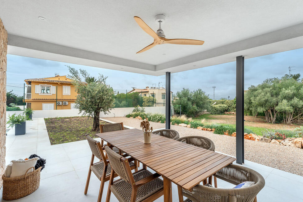 Attraktive Neubau-Villa mit Pool und Weitblick in Sa Cabaneta