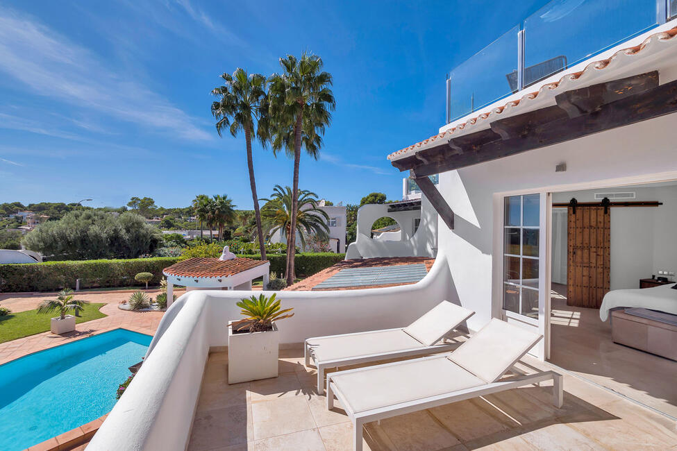 Villa in 2. Meereslinie mit fantastischem Meerblick in Sol de Mallorca