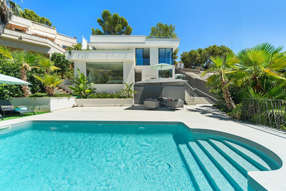 Luxuriös renovierte Villa mit Teilmeerblick und Pool in Costa d’en Blanes