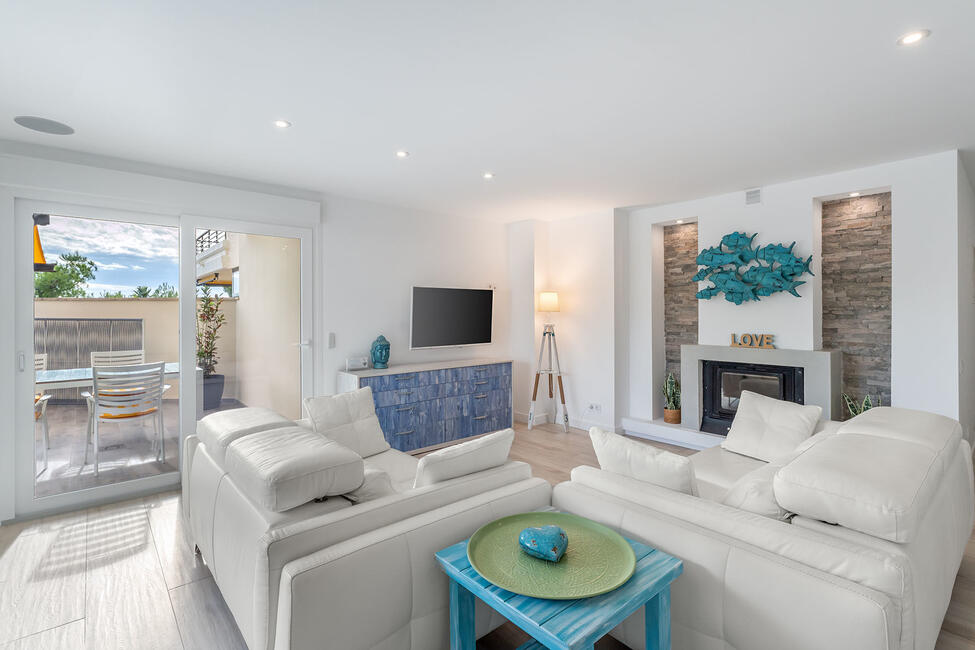 Renoviertes Erdgeschoss-Apartment mit Teilmeerblick in Portals Nous