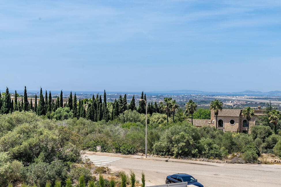 Luxus Neubau-Villa mit Innen- und Aussenpool in Son Gual