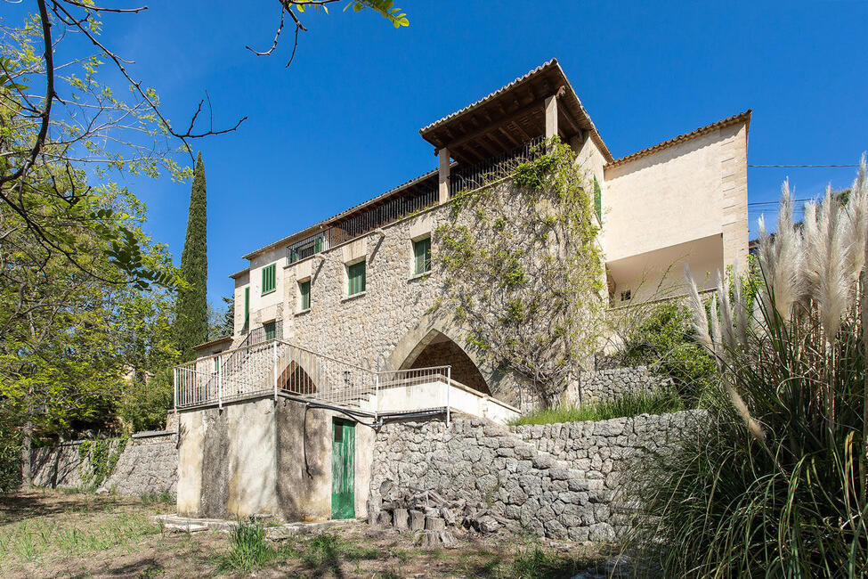 Manor house with vacation license, pool and tennis court in Valldemossa