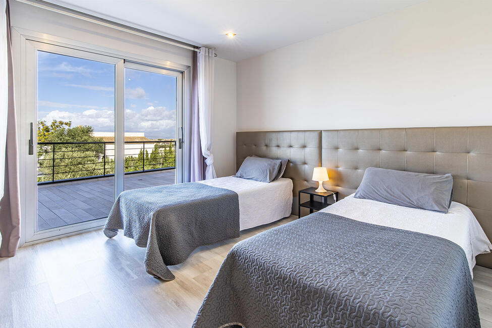 Moderne Villa mit Pool und Ferienvermietungslizenz in Sa Torre