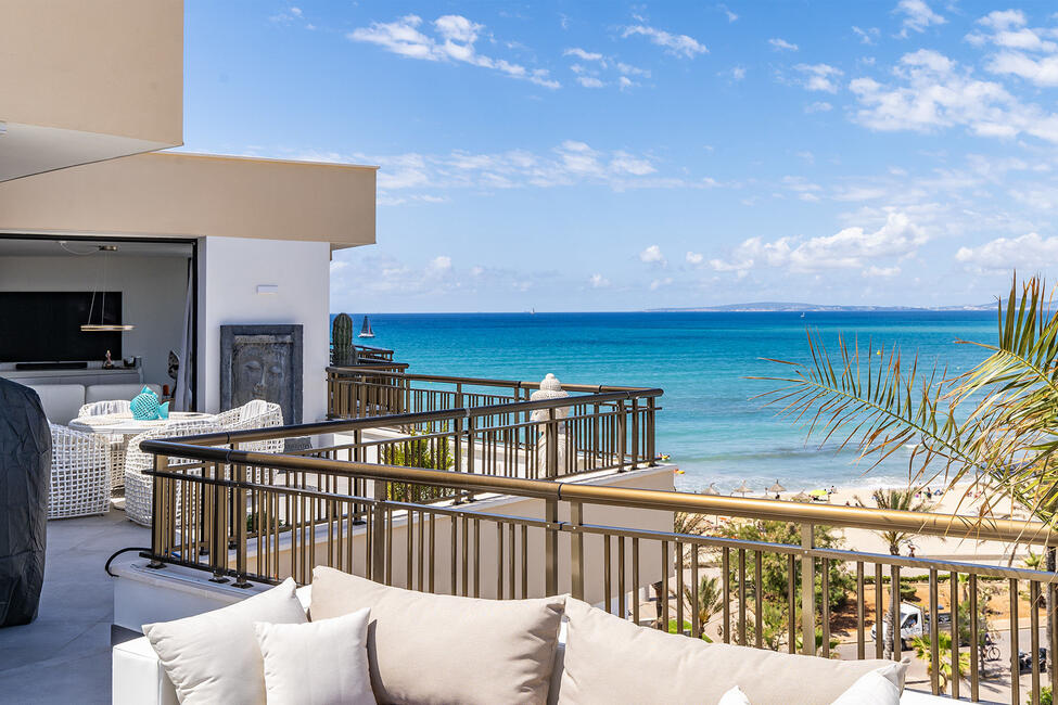 Luxurious penthouse on the seafront with parking space in Playa de Palma