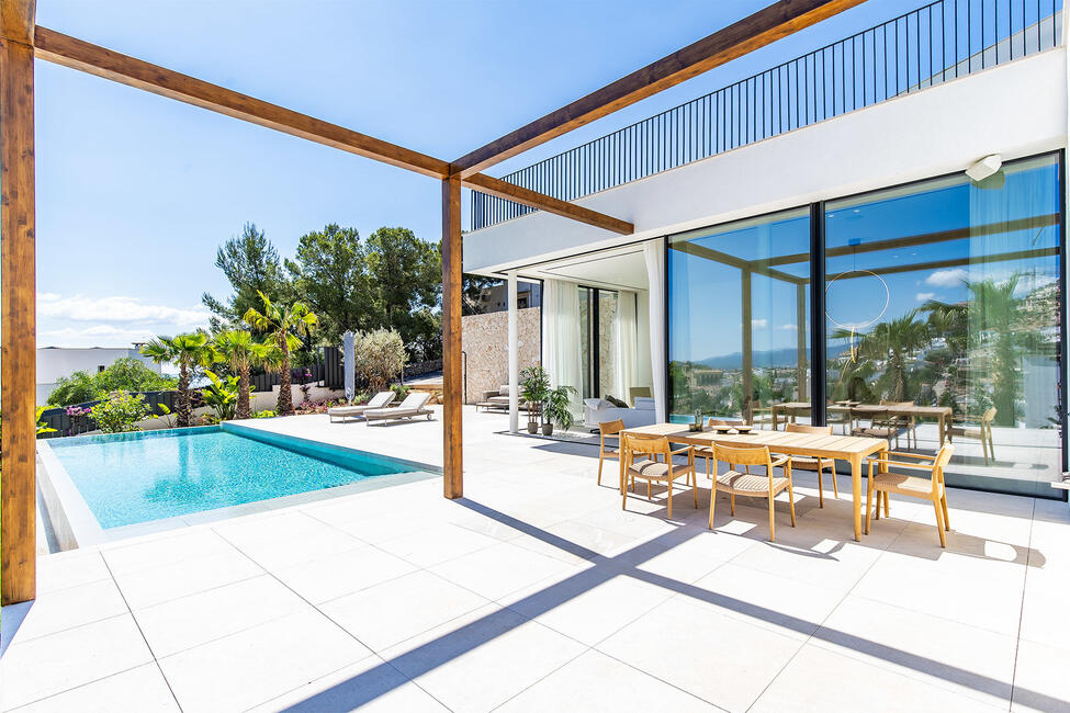 Exklusive Neubau-Villa mit zwei Pools und Blick ins Grüne in Génova, Palma