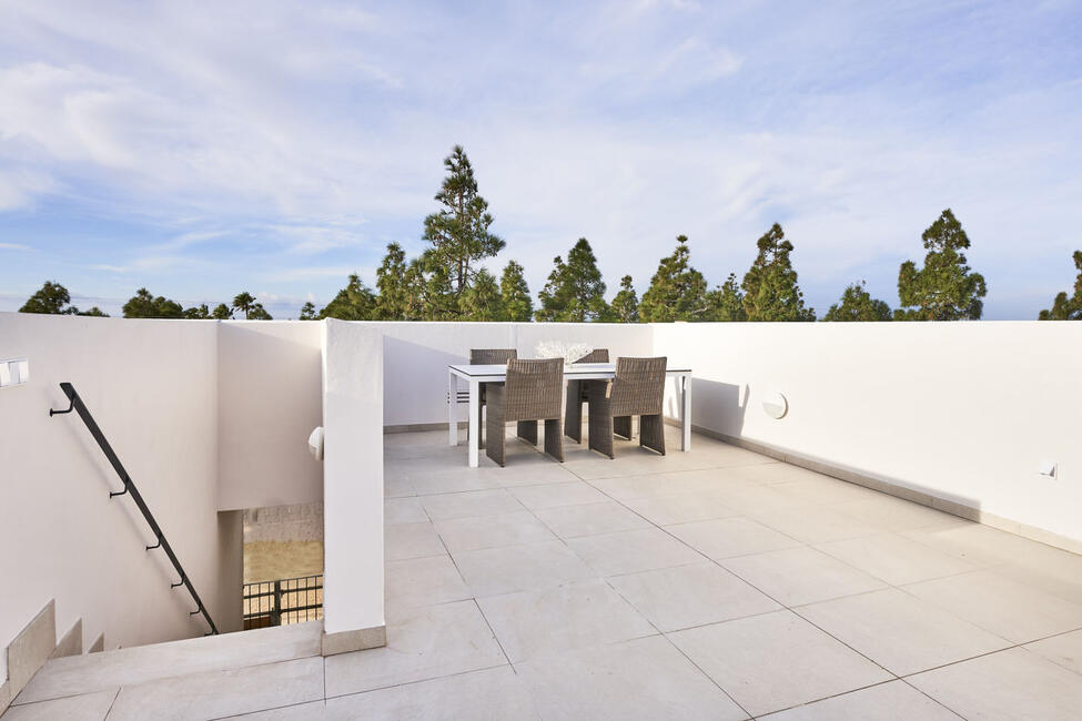 Elegant new-build duplex with communal pool in Ses Salines