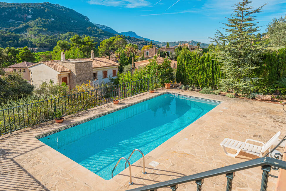 Natursteinvilla mit Pool & prächtigen Ausblick & zusätzlichen Grundstück