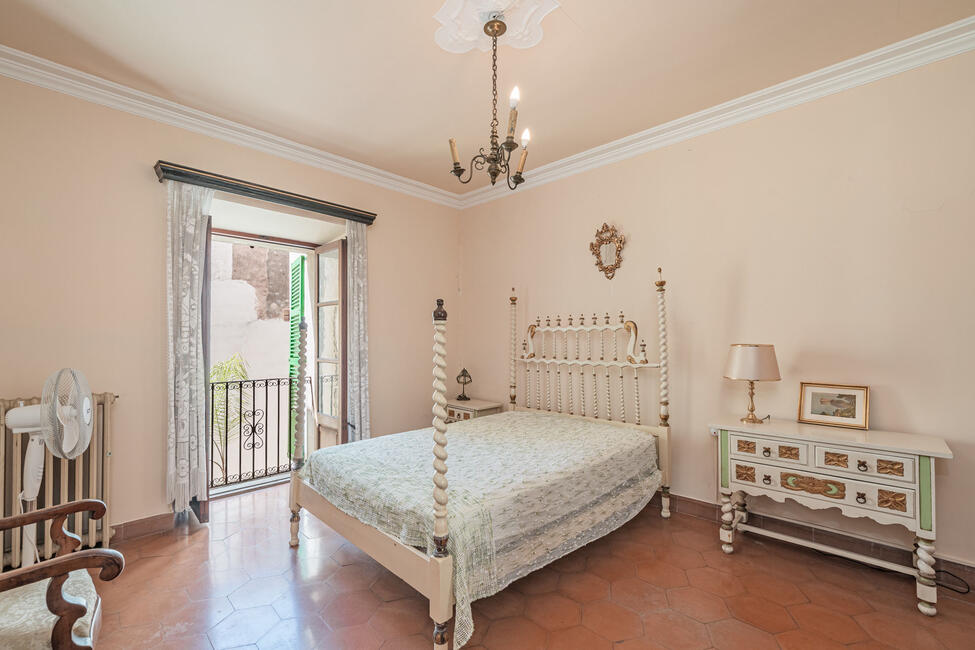 Traditional mansion with elegant cafe and pool in Sóller