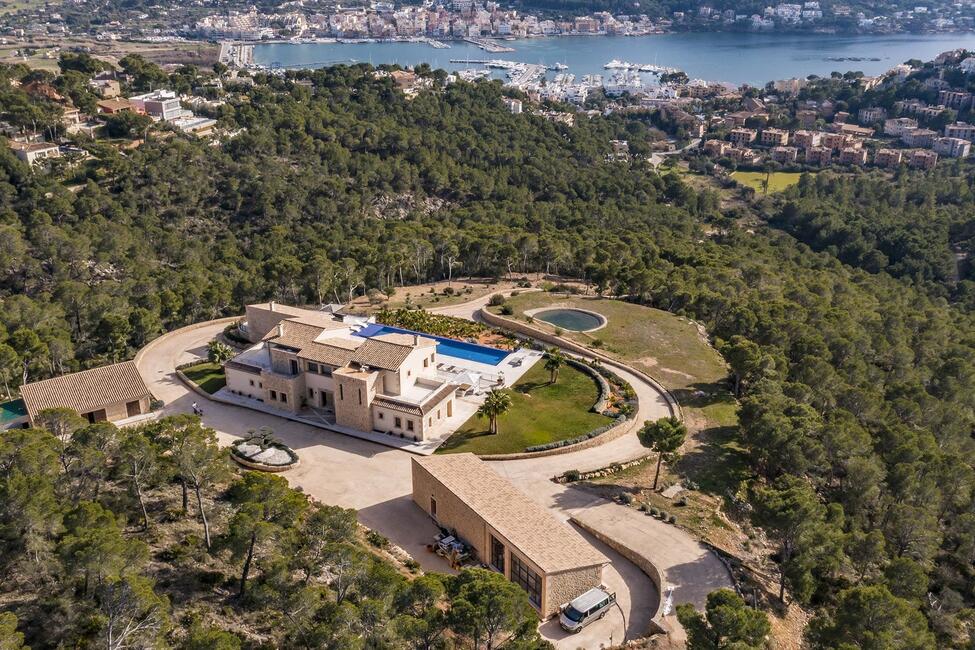 Spectacular finca with sensational sea and mountain views in Puerto Andratx