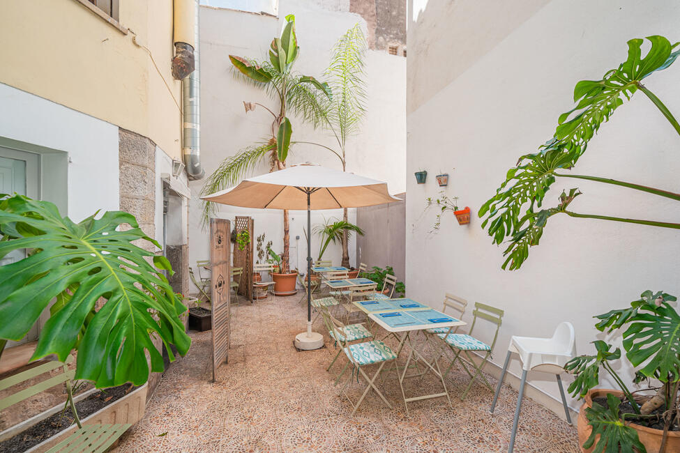 Traditionelles Herrenhaus mit eleganten Café und Pool in Sóller