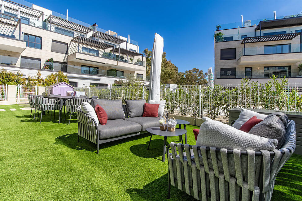 Moderno piso ajardinado con piscina comunitaria en Santa Ponsa