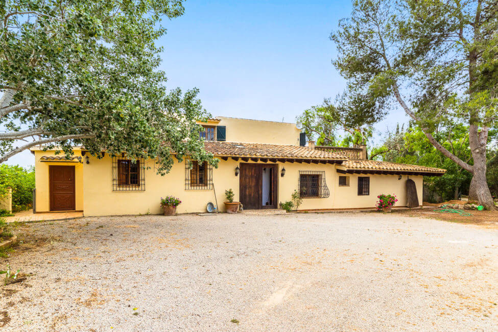 Multigenerational family finca with 11 rooms in Santa Maria del Cami