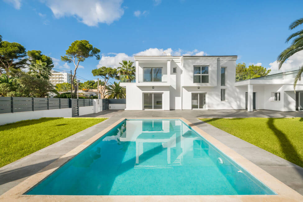 Modern detached villa with pool on Playa de Palma