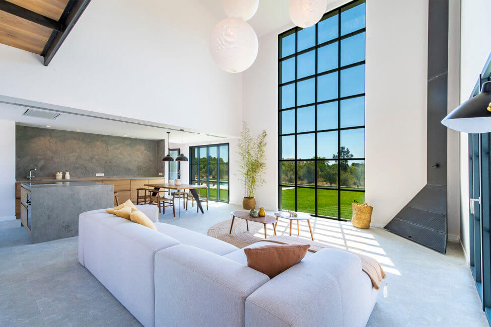 Spektakuläre Neubau-Finca mit Pool in Santa María