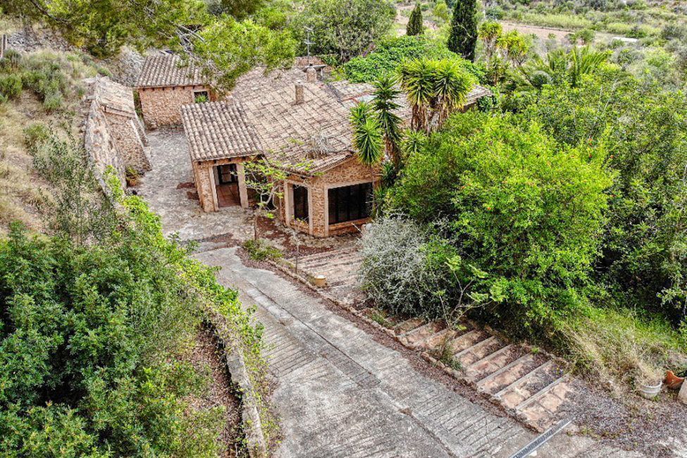 Einzigartige, in die Natur eingebettete Finca in Andratx