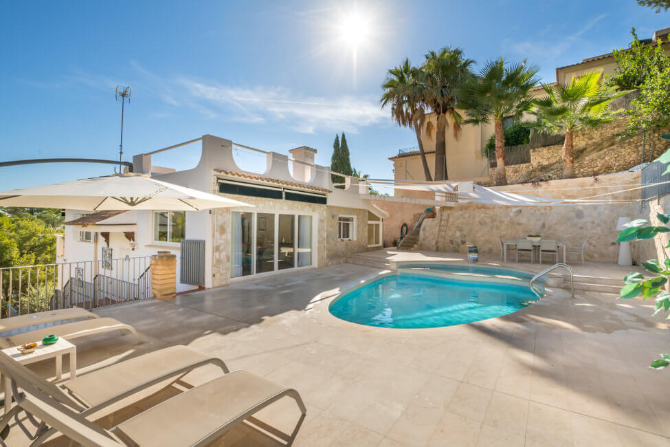 Meerblick-Villa mit Pool und Dachterrasse in Costa d’en Blanes