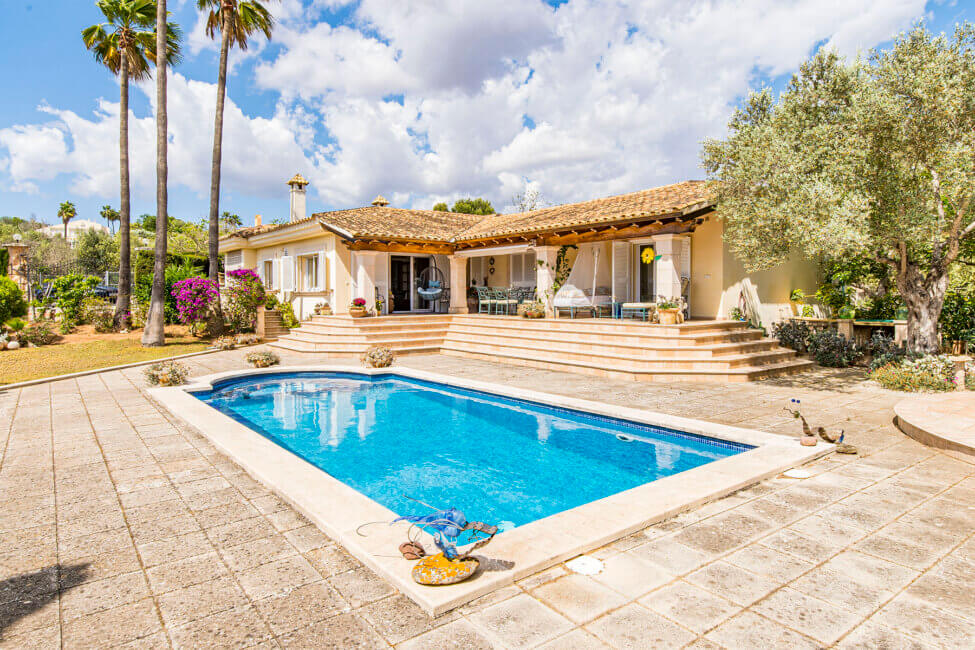 Villa im mallorquinischen Stil mit Pool und Meerblick in Pòrtol