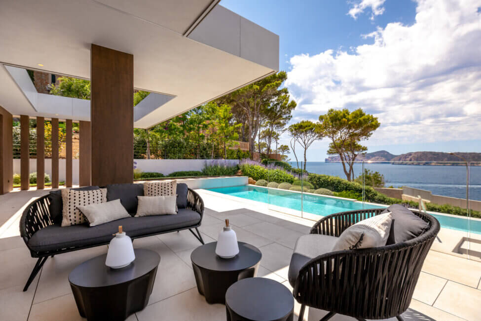Moderne Luxus-Neubauvilla in 2. Meereslinie in Nova Santa Ponsa