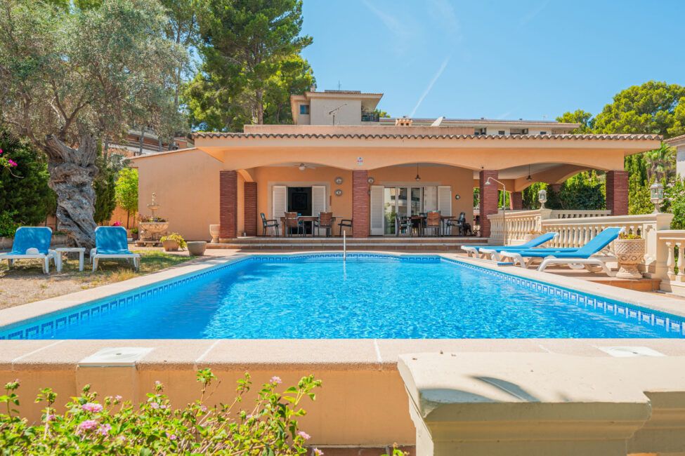 Schönes Chalet in Strandnähe mit Pool in Santa Ponsa