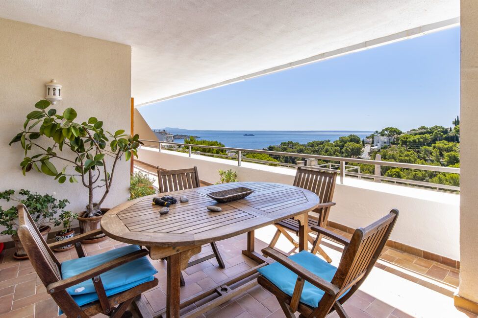 Tolles Apartment mit herrlichem Meerblick und Gemeinschaftspool in Cas Catalá