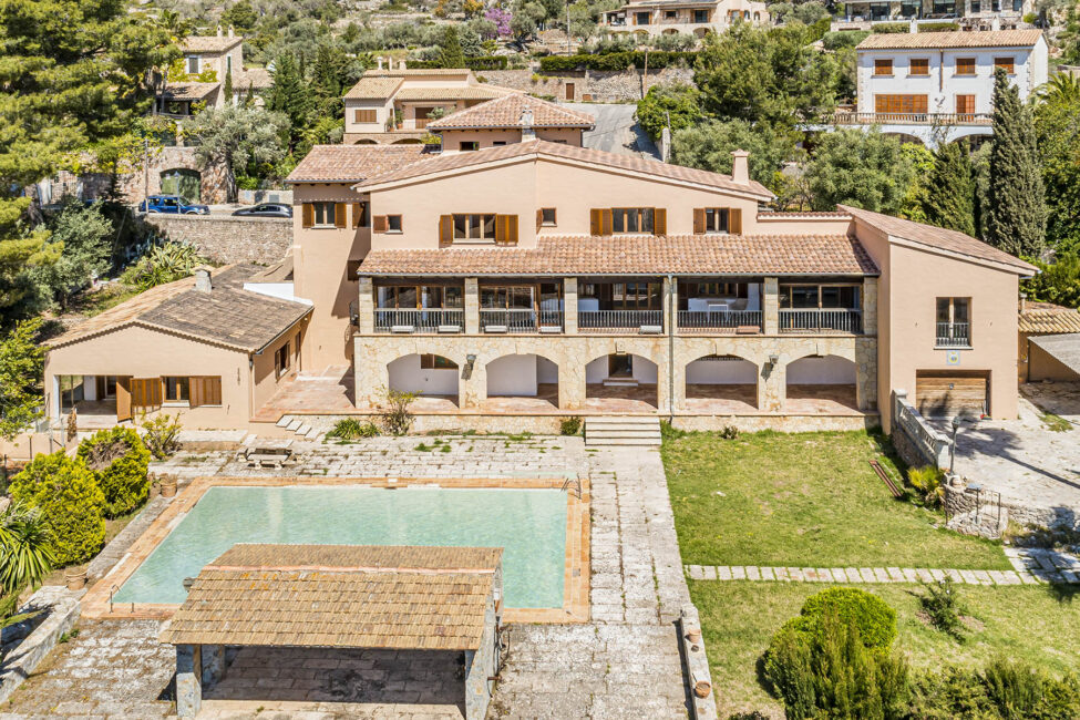 Casa señorial reformada con casa de invitados y gran zona de piscina en Valldemossa