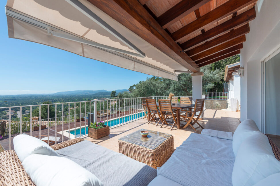 Familienvilla mit Pool, Garten und fabelhaften Panoramablick in Bunyola