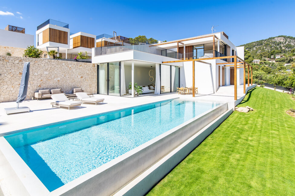 Exklusive Neubau-Villa mit zwei Pools und Blick ins Grüne in Génova, Palma