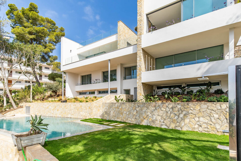 Luxuriöse Neubau-Villa mit Pool und Meerblick in Santa Ponsa